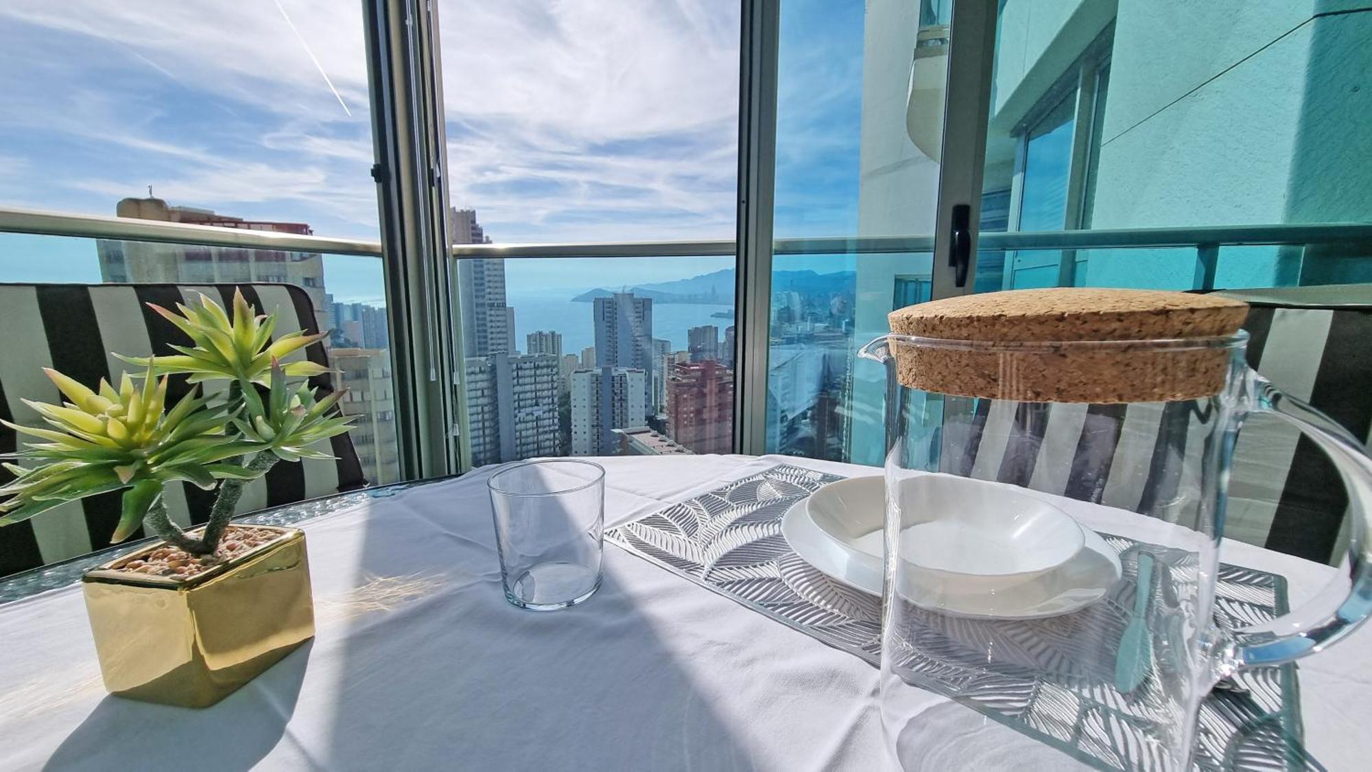Skyline 14 Large And Sunny All-Day Balcony With Stunning Sea Views Бенидорм Екстериор снимка